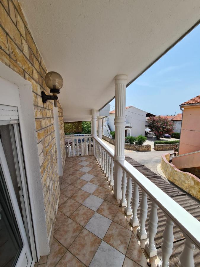 Apartments Tuka Near The Beach ヴィル エクステリア 写真