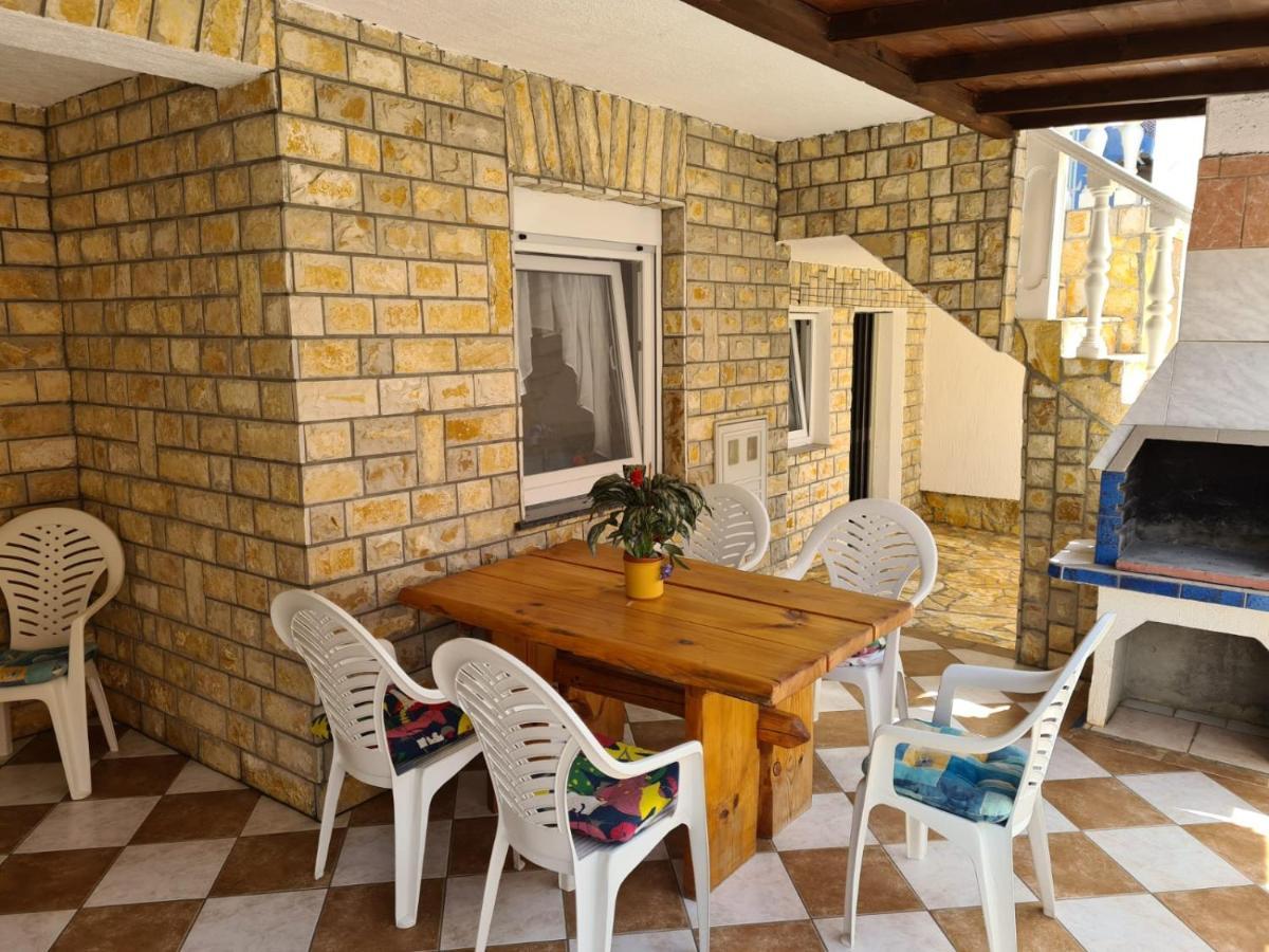 Apartments Tuka Near The Beach ヴィル エクステリア 写真